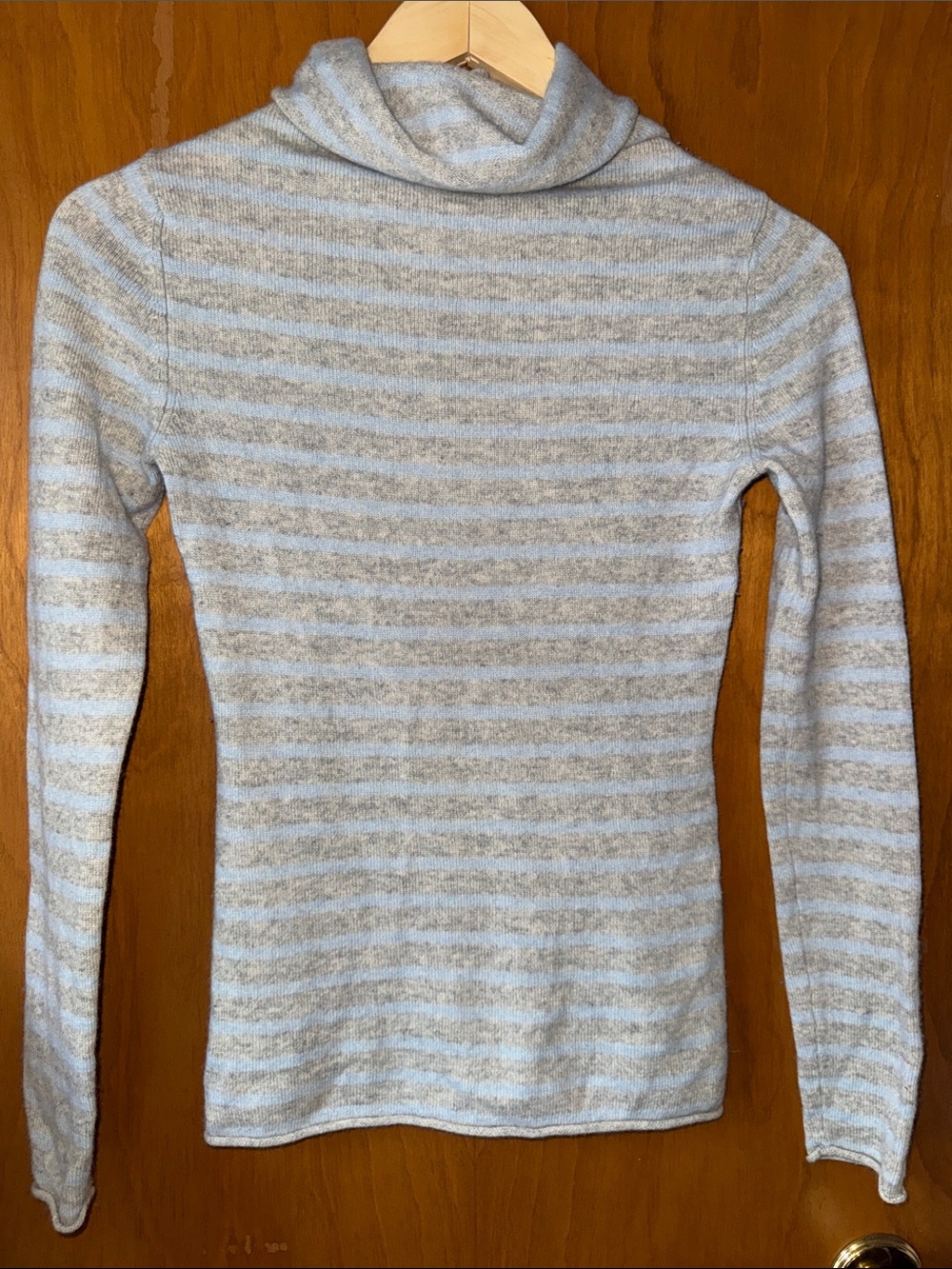 100% Cashmere Lightweight Turtleneck Sweater Women’s XS